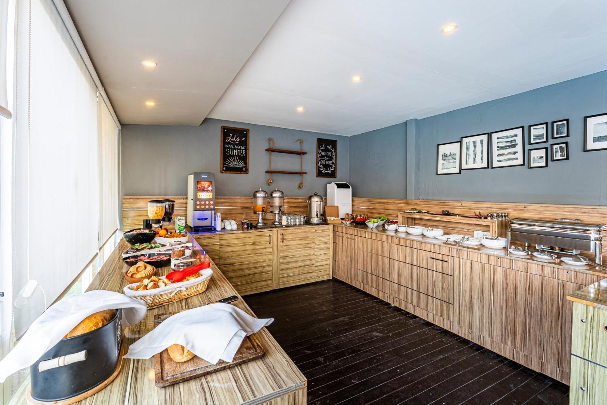 Aparthotel Hma &